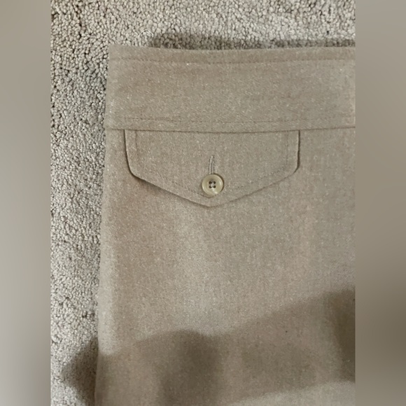 Adorable Banana Republic mini skirt in size 6! - Picture 15 of 15